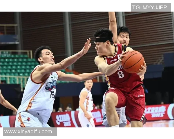 南京篮球队在杯赛中的耐力表现分析与赛场策略探讨